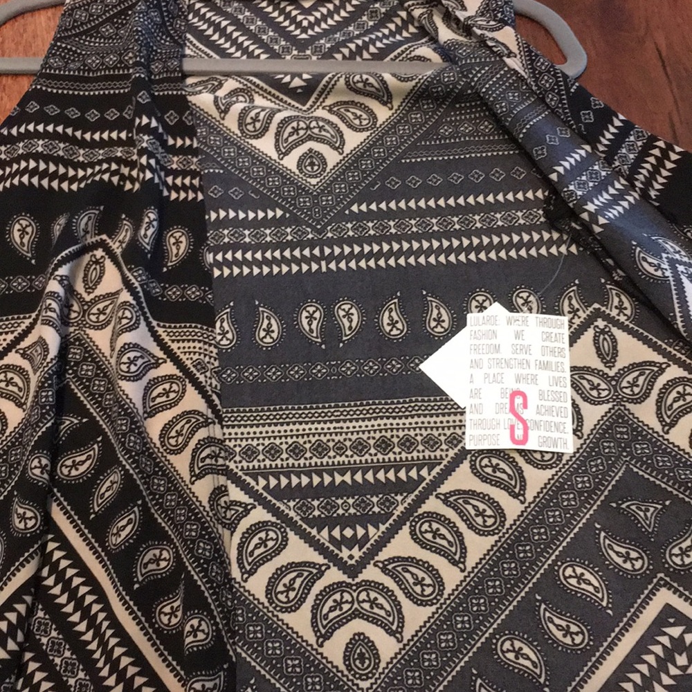 NWT Lularoe Joy 🖤